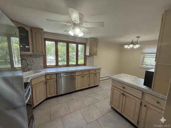 $2,900 | 48 Eastover Drive, East Northport, NY 11731