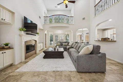 $949,000 | 23 Broadweather Place, The Woodlands, TX 77382