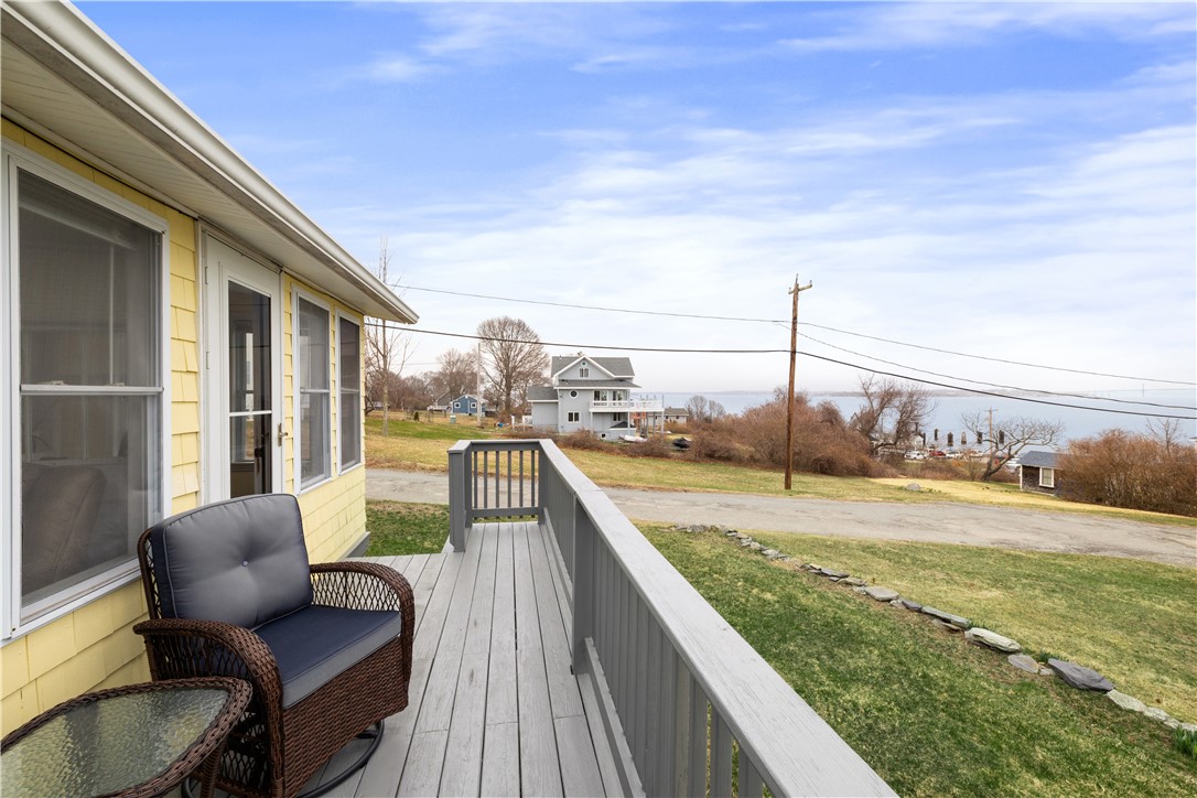 26 Pier Road Portsmouth, RI 02872 - Photo 5 of 39 Gallery Image 5