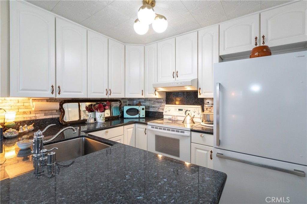 2901 Peninsula Road, Unit 241 Oxnard, CA 93035 - Photo 6 of 33 Gallery Image 6