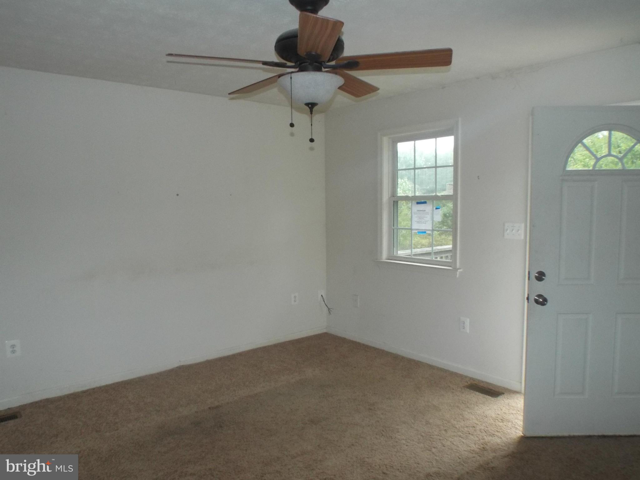 12068 Tower Road Unionville, VA 22567 - Photo 3 of 12 Living Room
