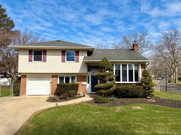 $4,650 | 14 Glendale Drive, Melville, NY 11747