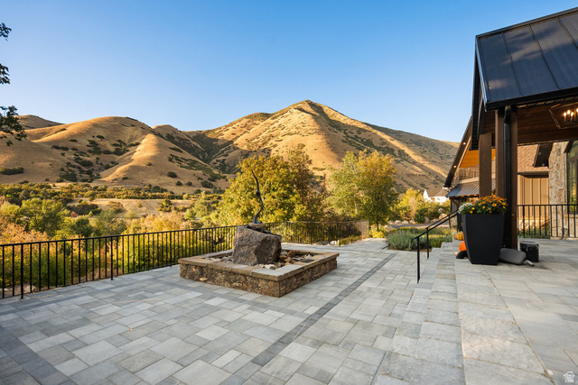 1141 South Oak Leaf Lane Springville, UT 84663 - Photo 24 of 147 Expansive paver patio with a decorative water feature