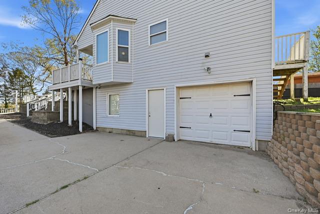 31 Sayville Road Sound Beach, NY 11789 - Photo 2 of 18