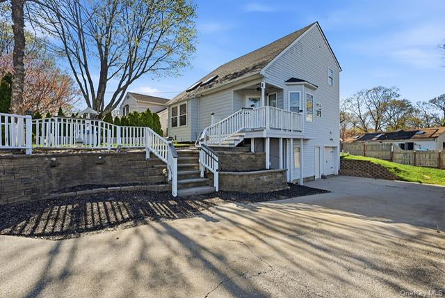 31 Sayville Road Sound Beach, NY 11789 - Photo 3 of 18