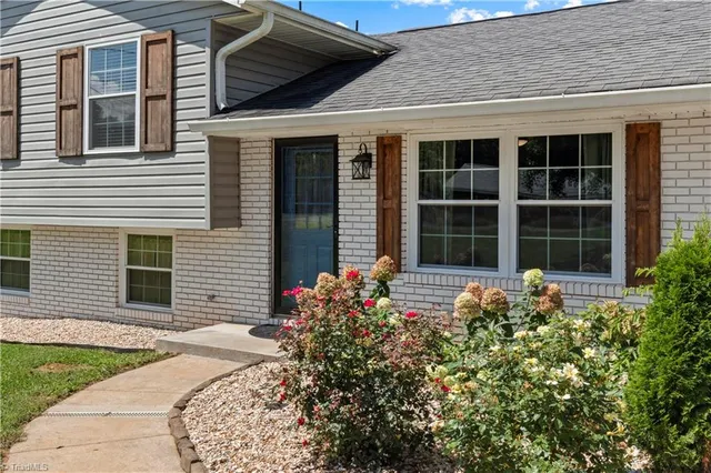 $329,000 | 274 Dixie Hill Road, North Wilkesboro, NC 28659