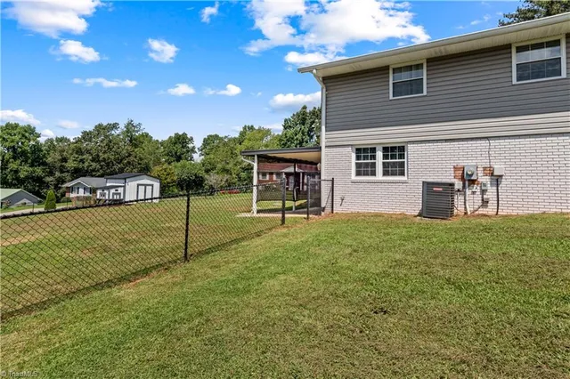 $329,000 | 274 Dixie Hill Road, North Wilkesboro, NC 28659