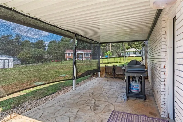 $329,000 | 274 Dixie Hill Road, North Wilkesboro, NC 28659