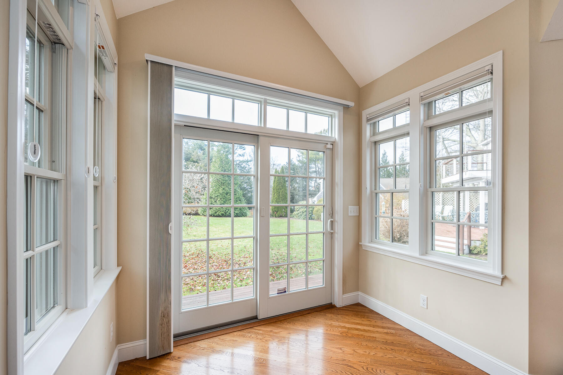 6 Nairn Road Pocasset, MA 02559 - Photo 14 of 27 6 Nairn Road Pocasset--16