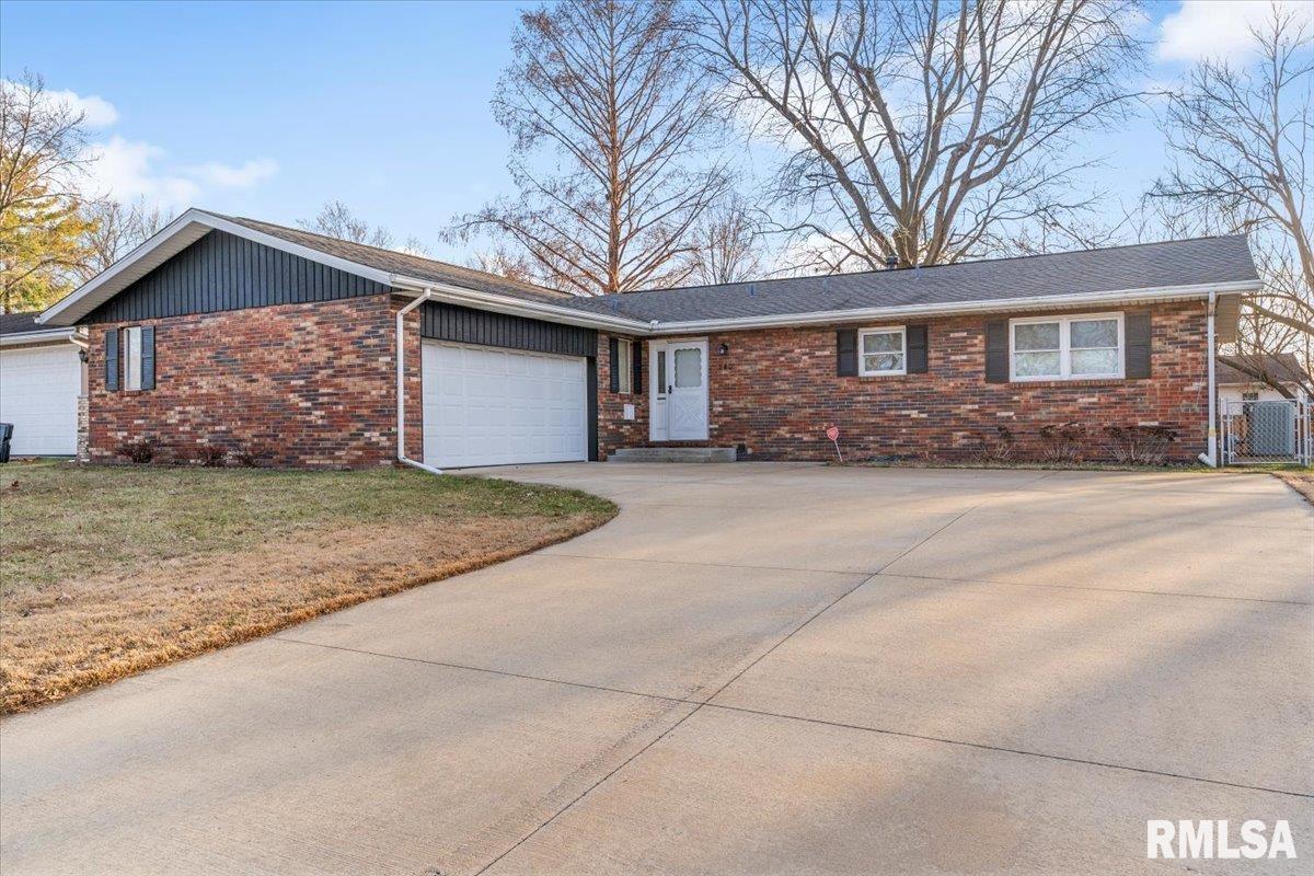 240 Stutely Lane Springfield, IL 62704 - Photo 1 of 28