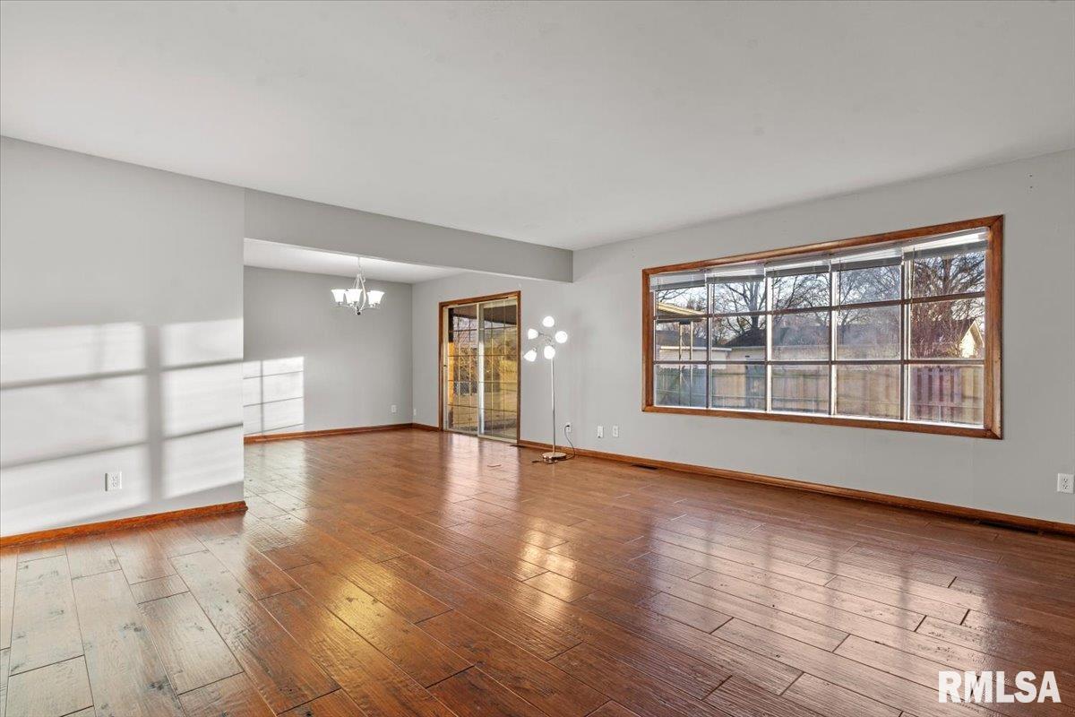 240 Stutely Lane Springfield, IL 62704 - Photo 2 of 28