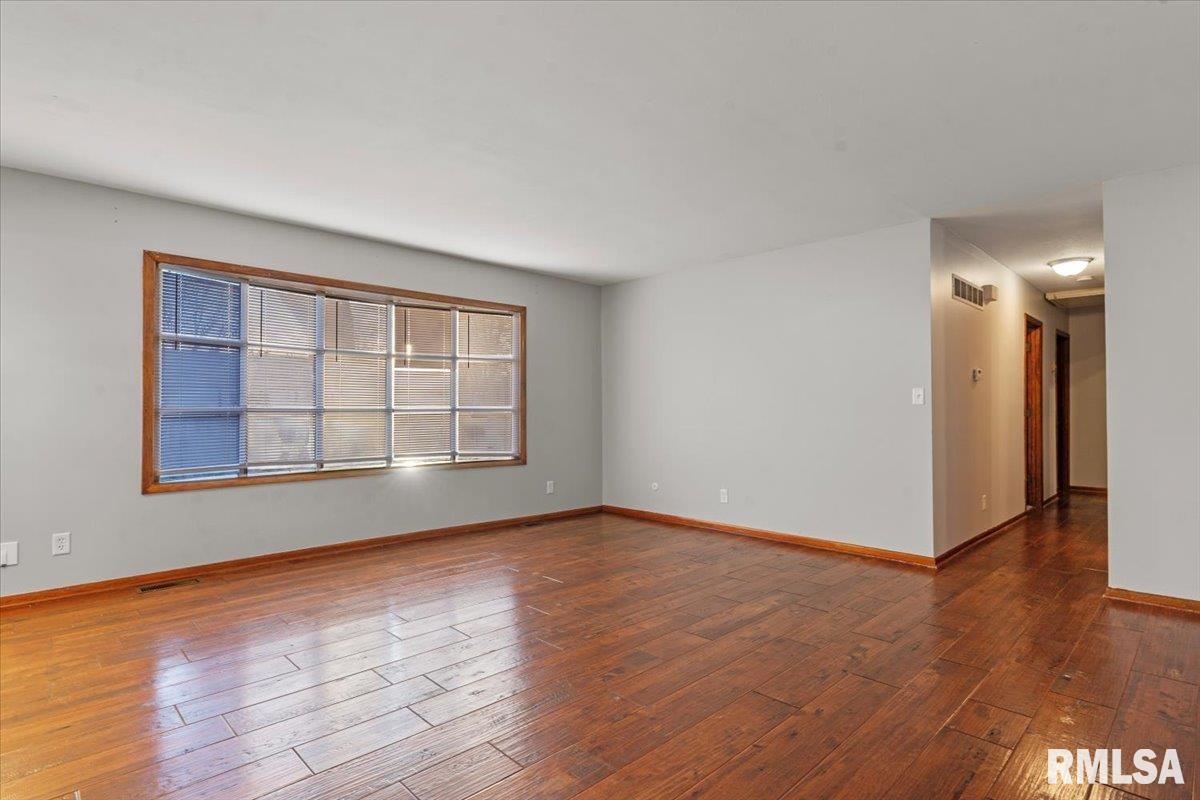 240 Stutely Lane Springfield, IL 62704 - Photo 3 of 28