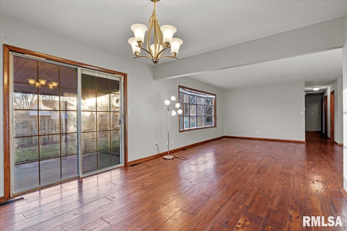 240 Stutely Lane Springfield, IL 62704 - Photo 4 of 28