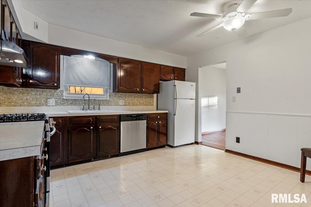 240 Stutely Lane Springfield, IL 62704 - Photo 9 of 28