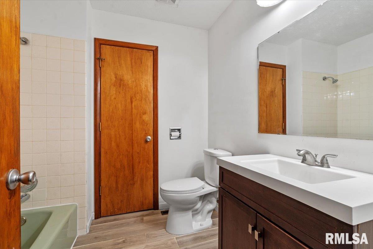 240 Stutely Lane Springfield, IL 62704 - Photo 10 of 28