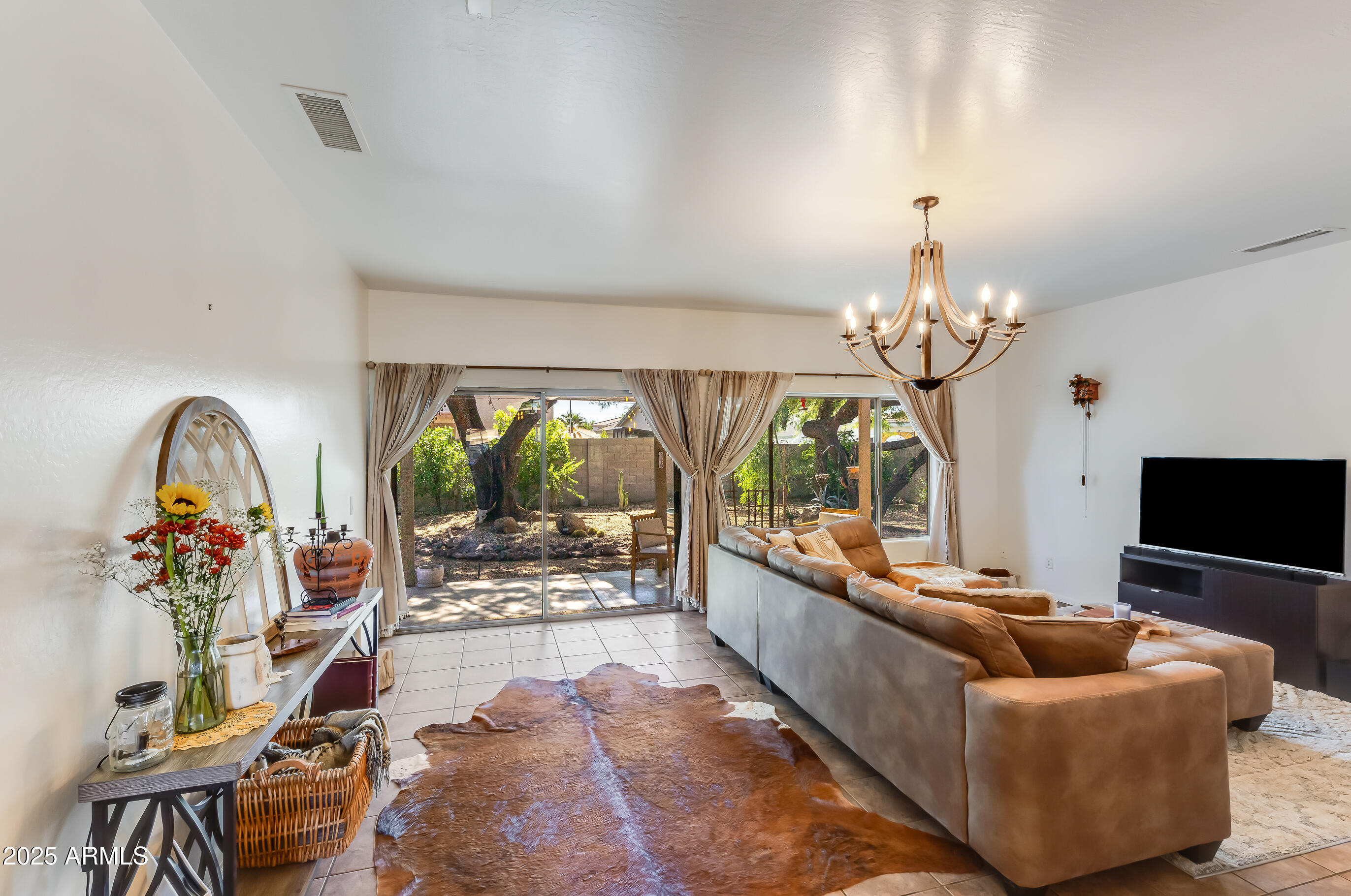 5129 West Grenadine Road Laveen, AZ 85339 - Photo 8 of 22 Living Room