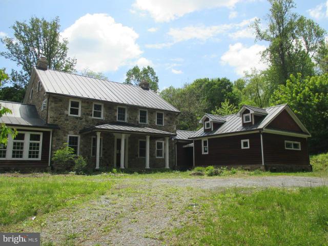 18250 Blue Ridge Mountain Road Bluemont, VA 20135 - Photo 1 of 30 Front