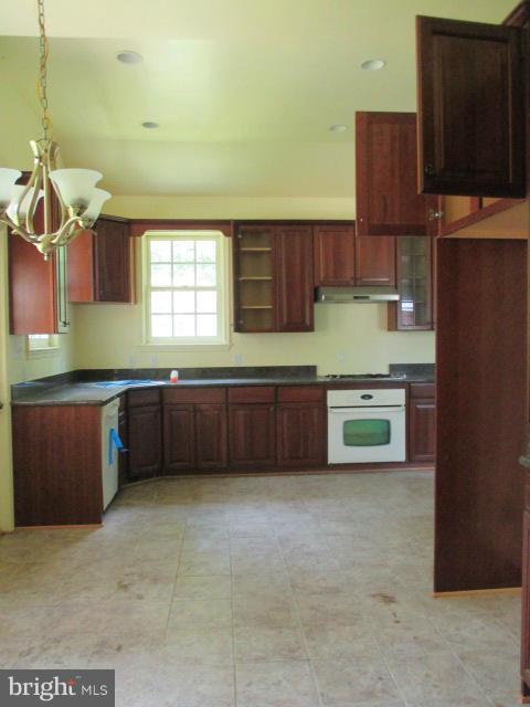 18250 Blue Ridge Mountain Road Bluemont, VA 20135 - Photo 14 of 30 In-law suite kitchen