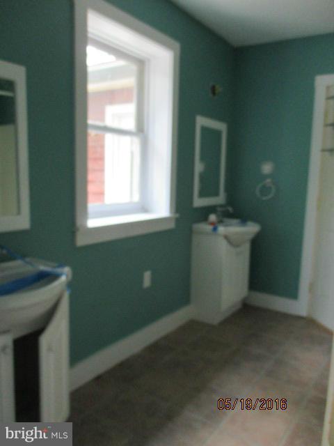 18250 Blue Ridge Mountain Road Bluemont, VA 20135 - Photo 20 of 30 Bath