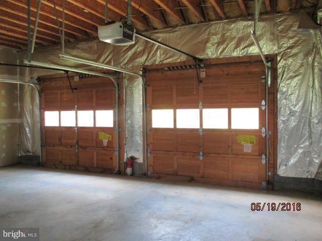18250 Blue Ridge Mountain Road Bluemont, VA 20135 - Photo 25 of 30 Garage