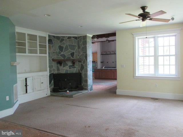 18250 Blue Ridge Mountain Road Bluemont, VA 20135 - Photo 7 of 30 Living Room