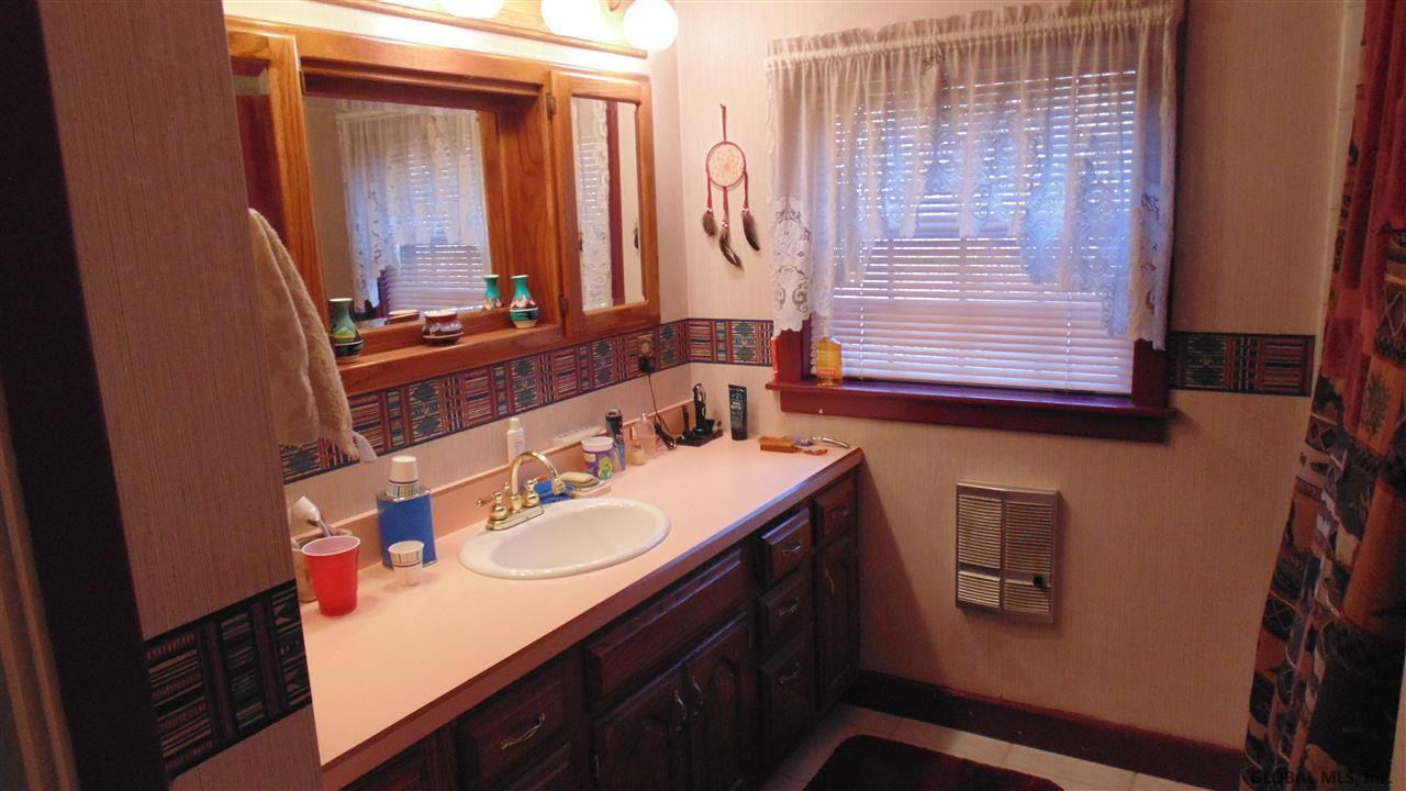 89 Vischer Ferry Road Rexford, NY 12148 - Photo 8 of 32 Photo 8