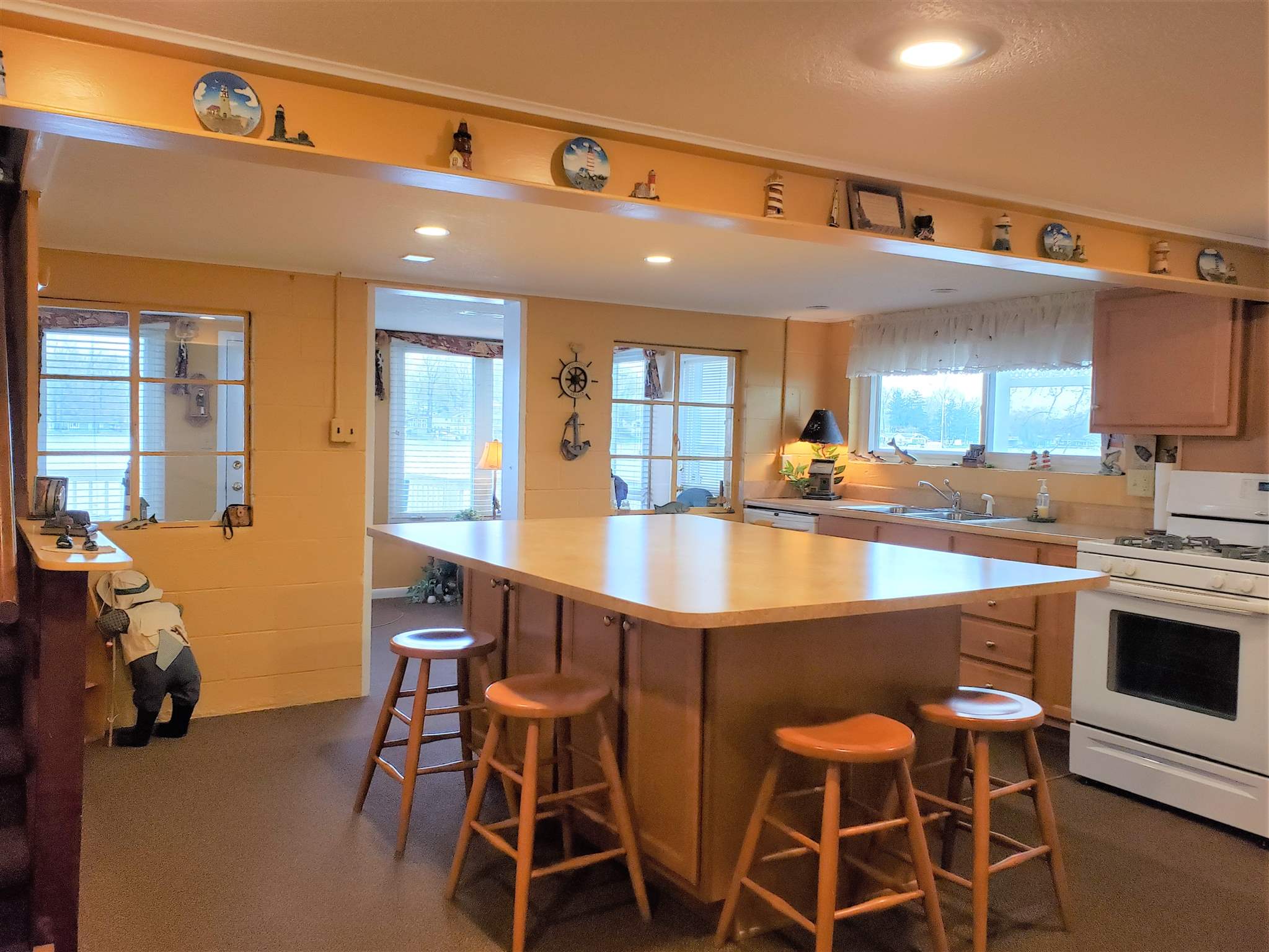 4373 North Sullivan Road Leesburg, IN 46538 - Photo 6 of 36 Gallery Image 6