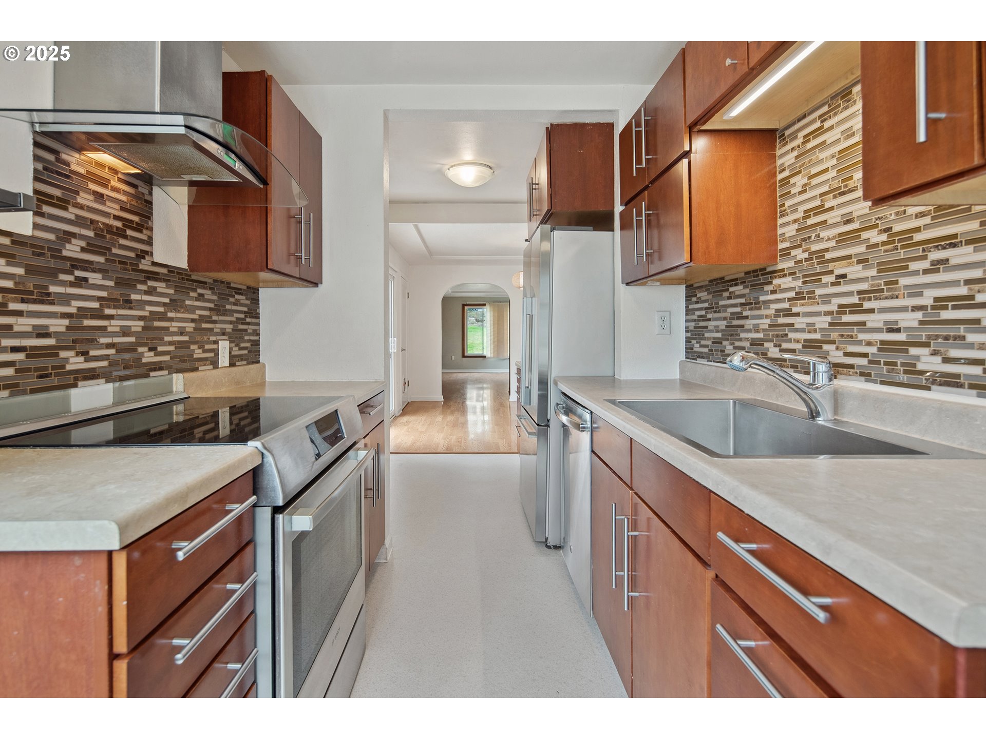 6816 Southwest Walnut Terrace Portland, OR 97223 - Photo 12 of 20 Gallery Image 12
