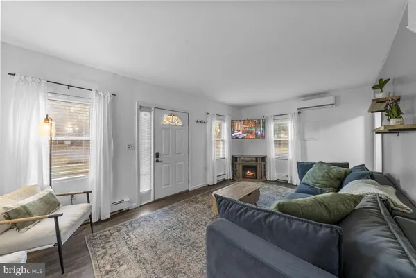 $325,000 | 436 Hunt Avenue, Hamilton, NJ 08610