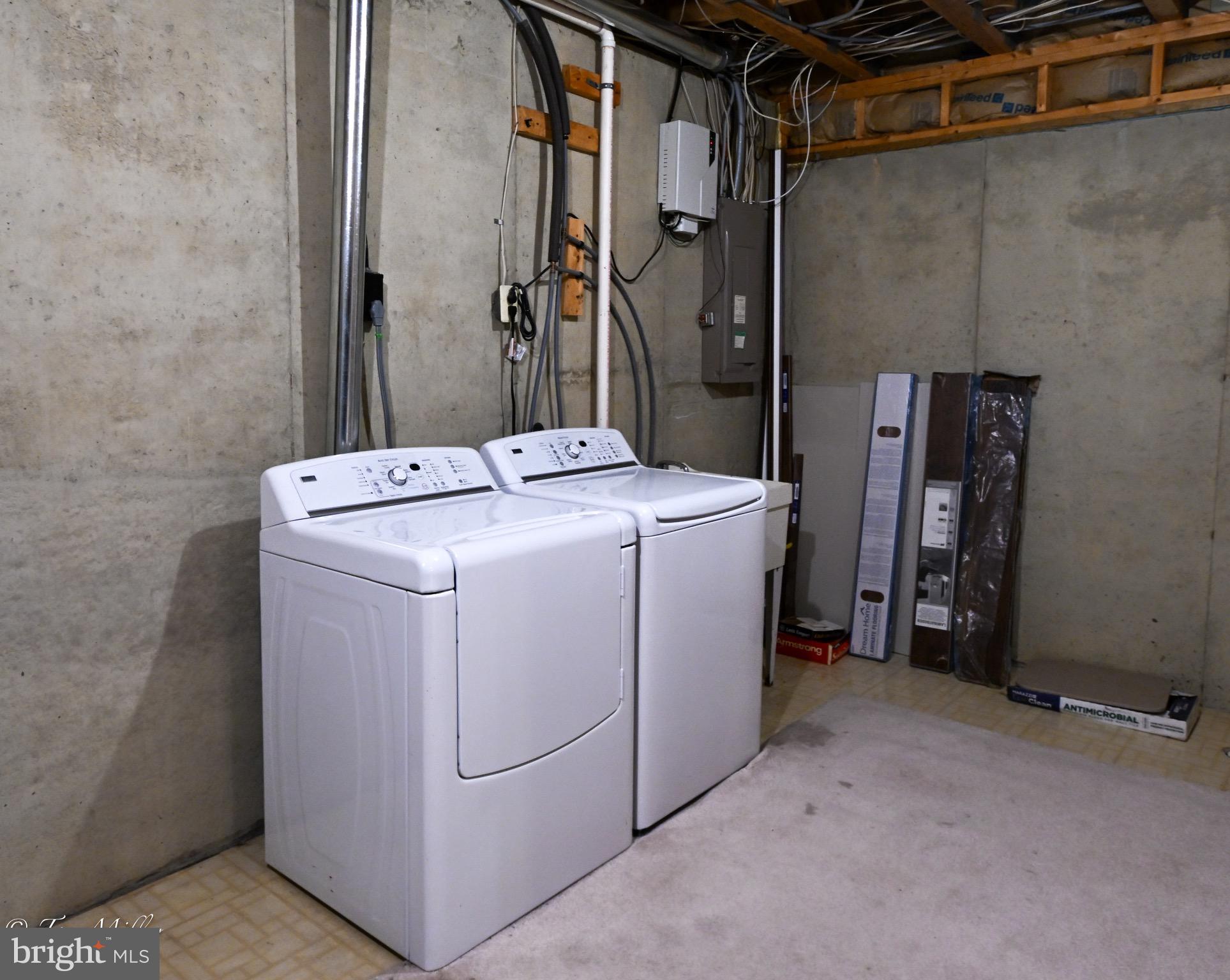 3721 Foxford Stream Road Nottingham, MD 21236 - Photo 40 of 48 a utility room with dryer and washer