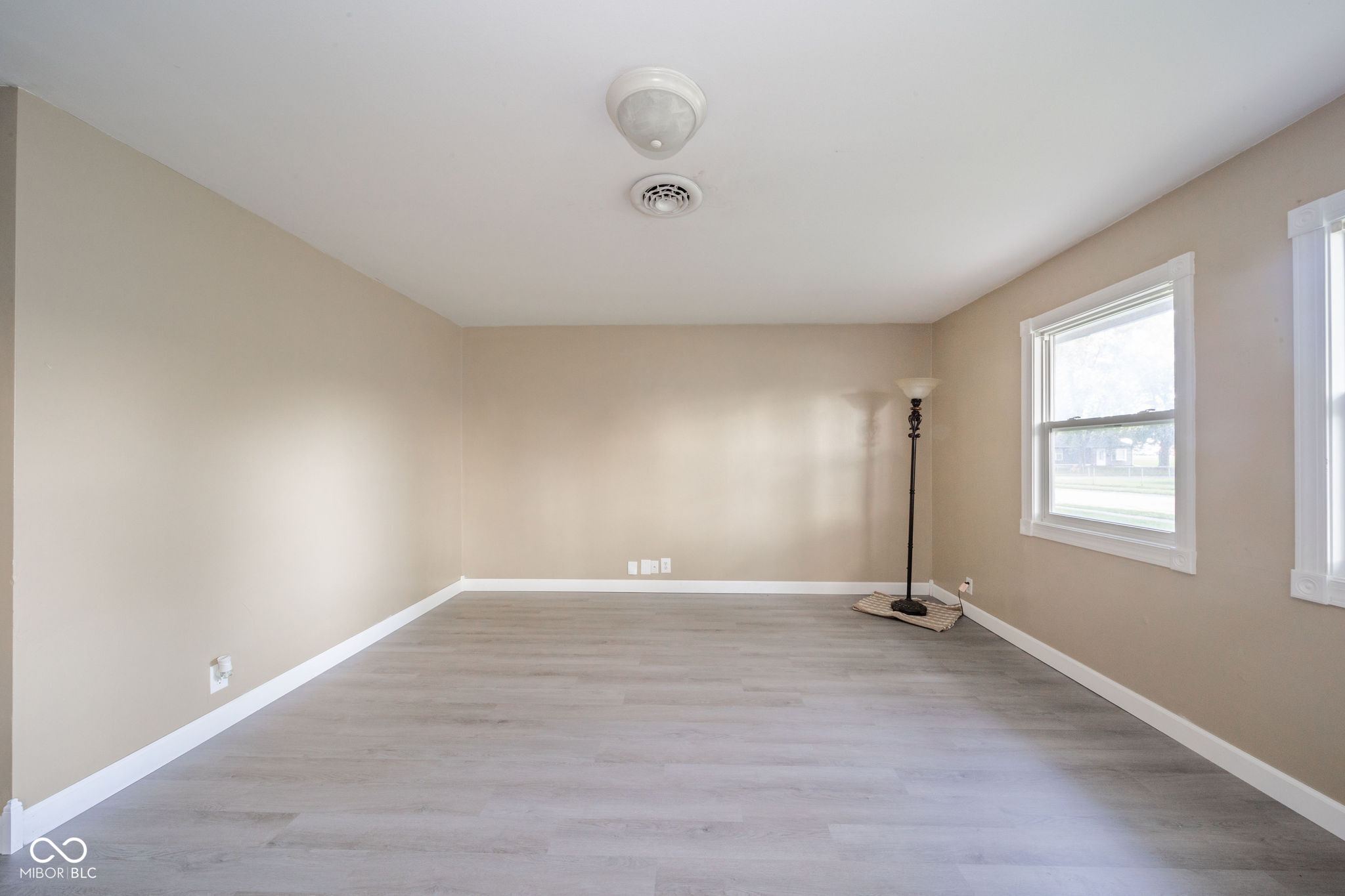 404 Ellerdale Road Chesterfield, IN 46017 - Photo 4 of 22 Gallery Image 4