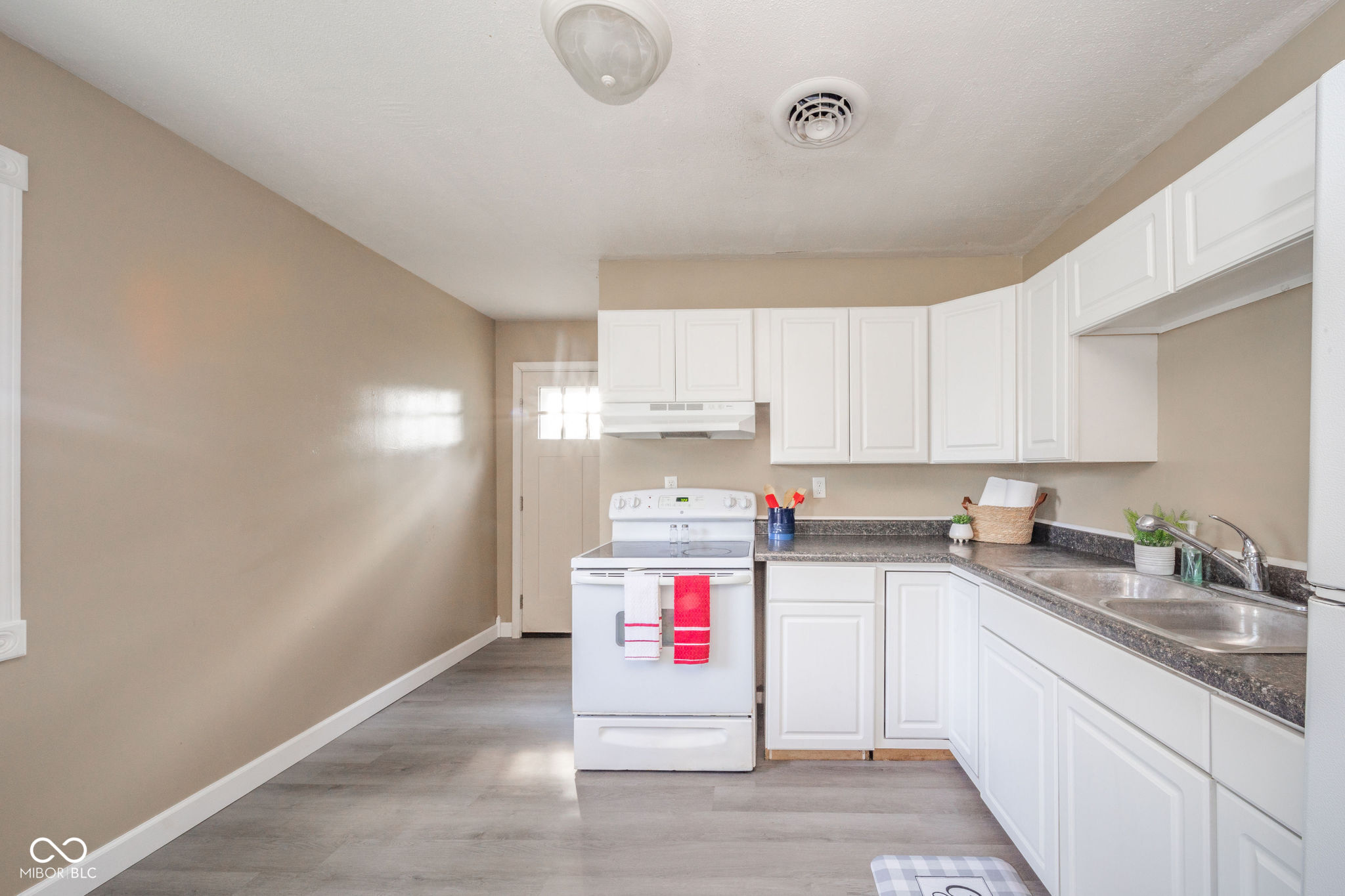 404 Ellerdale Road Chesterfield, IN 46017 - Photo 8 of 22 Gallery Image 8