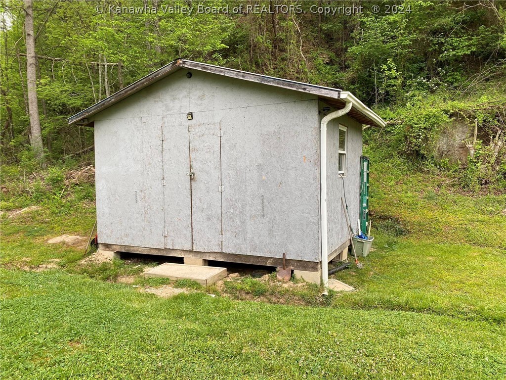 7225 Hamlin Road Hamlin, WV 25523 - Photo 18 of 20 Gallery Image 18