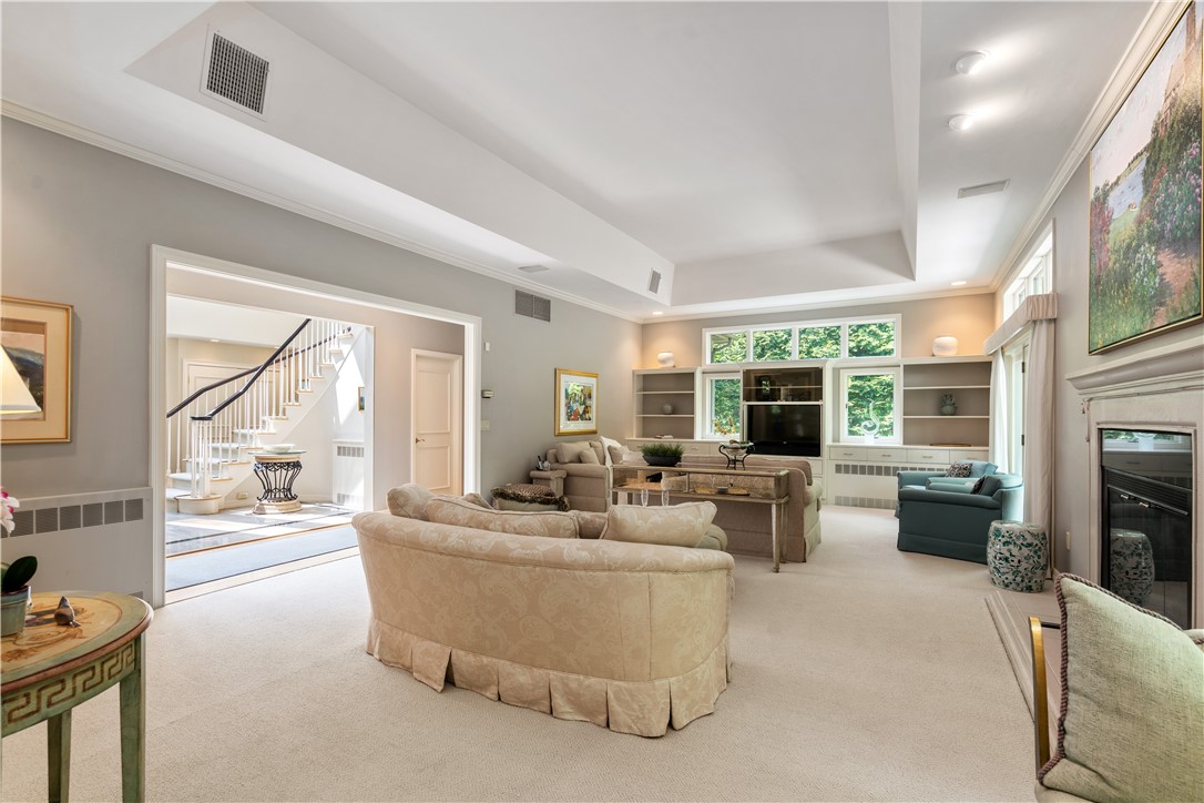 7 Oak Tree Lane Cranston, RI 02920 - Photo 4 of 32