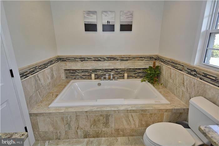 809 Winhall Way Silver Spring, MD 20904 - Photo 11 of 27 Bath (Master)