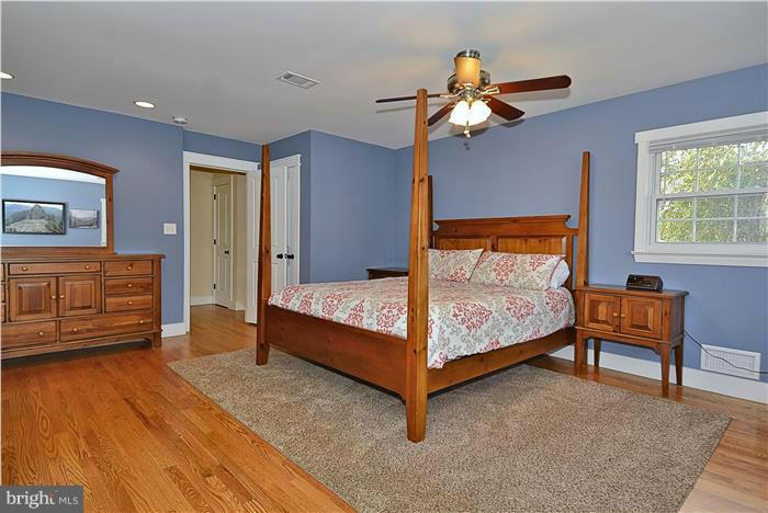 809 Winhall Way Silver Spring, MD 20904 - Photo 17 of 27 Bedroom (Master)