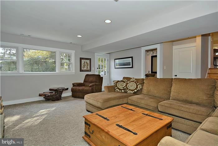 809 Winhall Way Silver Spring, MD 20904 - Photo 20 of 27 Family Room