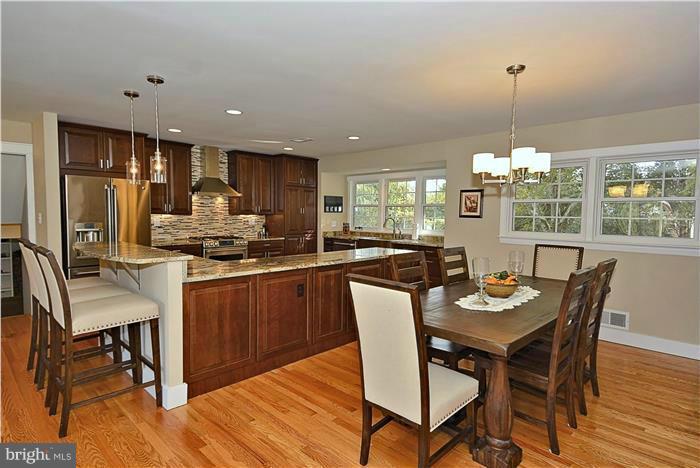 809 Winhall Way Silver Spring, MD 20904 - Photo 4 of 27 Dining Room