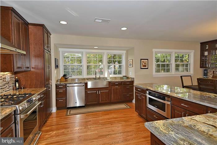 809 Winhall Way Silver Spring, MD 20904 - Photo 5 of 27 Kitchen