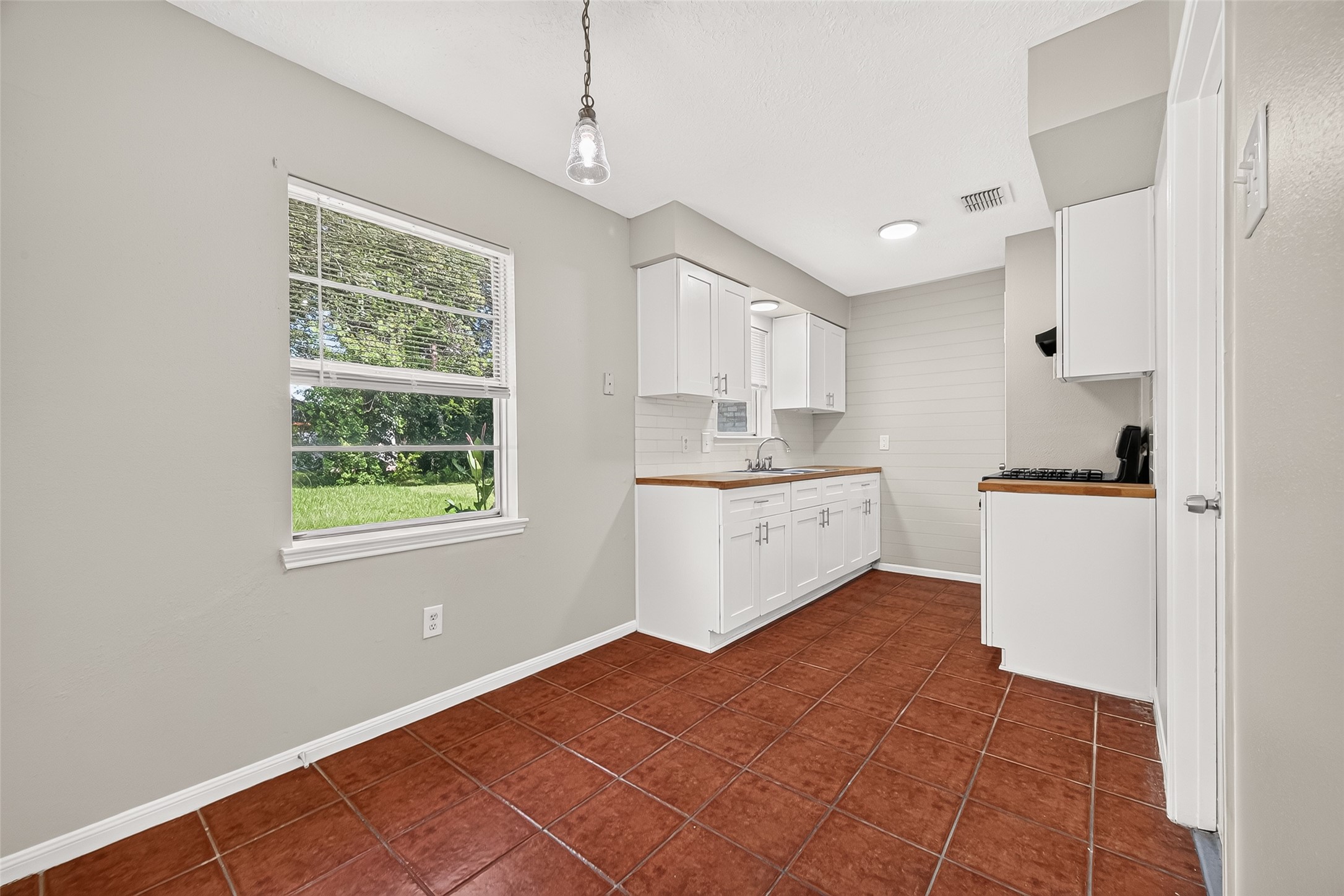 5319 Ridge Turn Drive Houston, TX 77053 - Photo 12 of 38