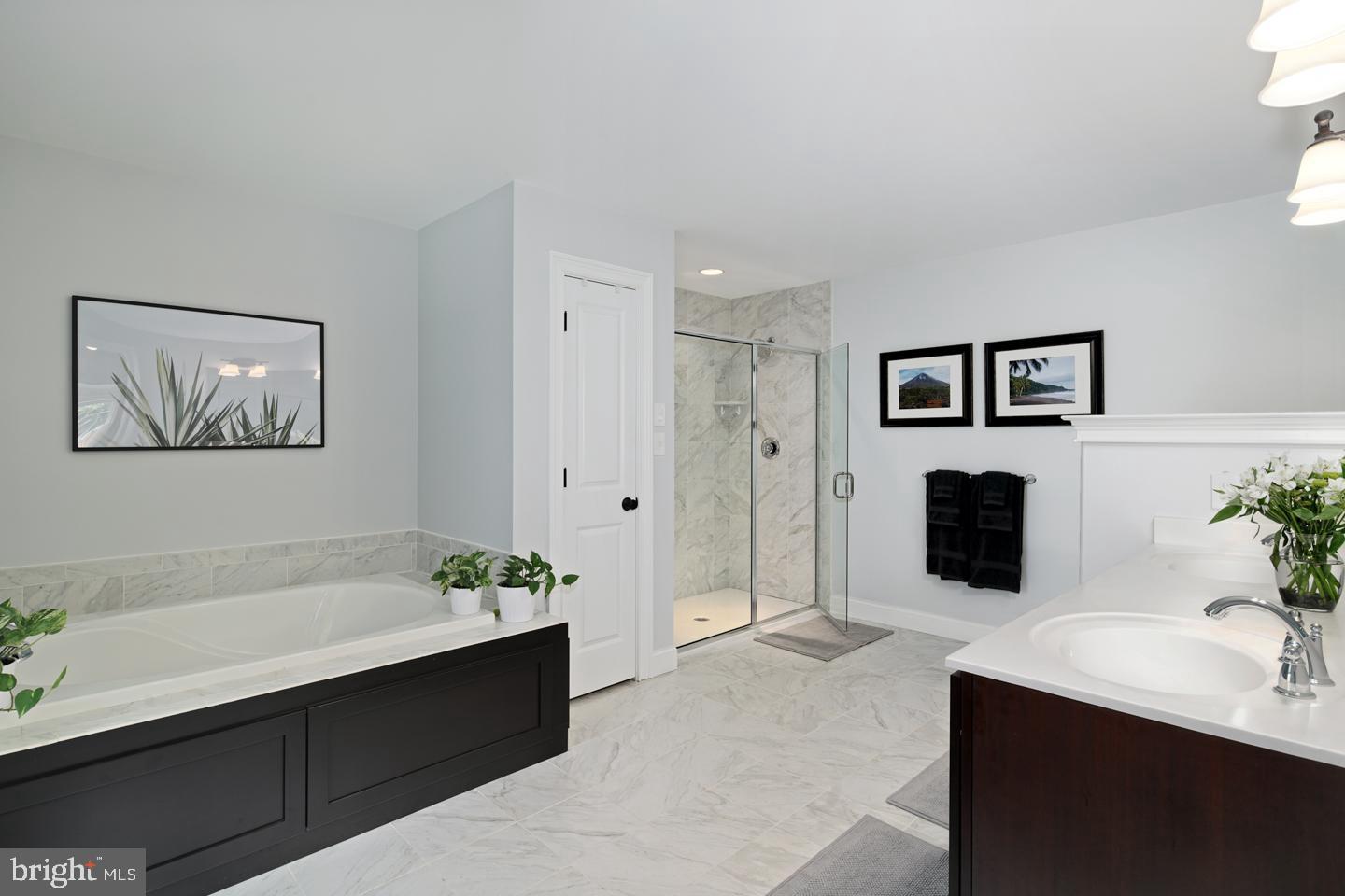 500 West Beechtree Lane Wayne, PA 19087 - Photo 16 of 45 Soaking tub and large shower