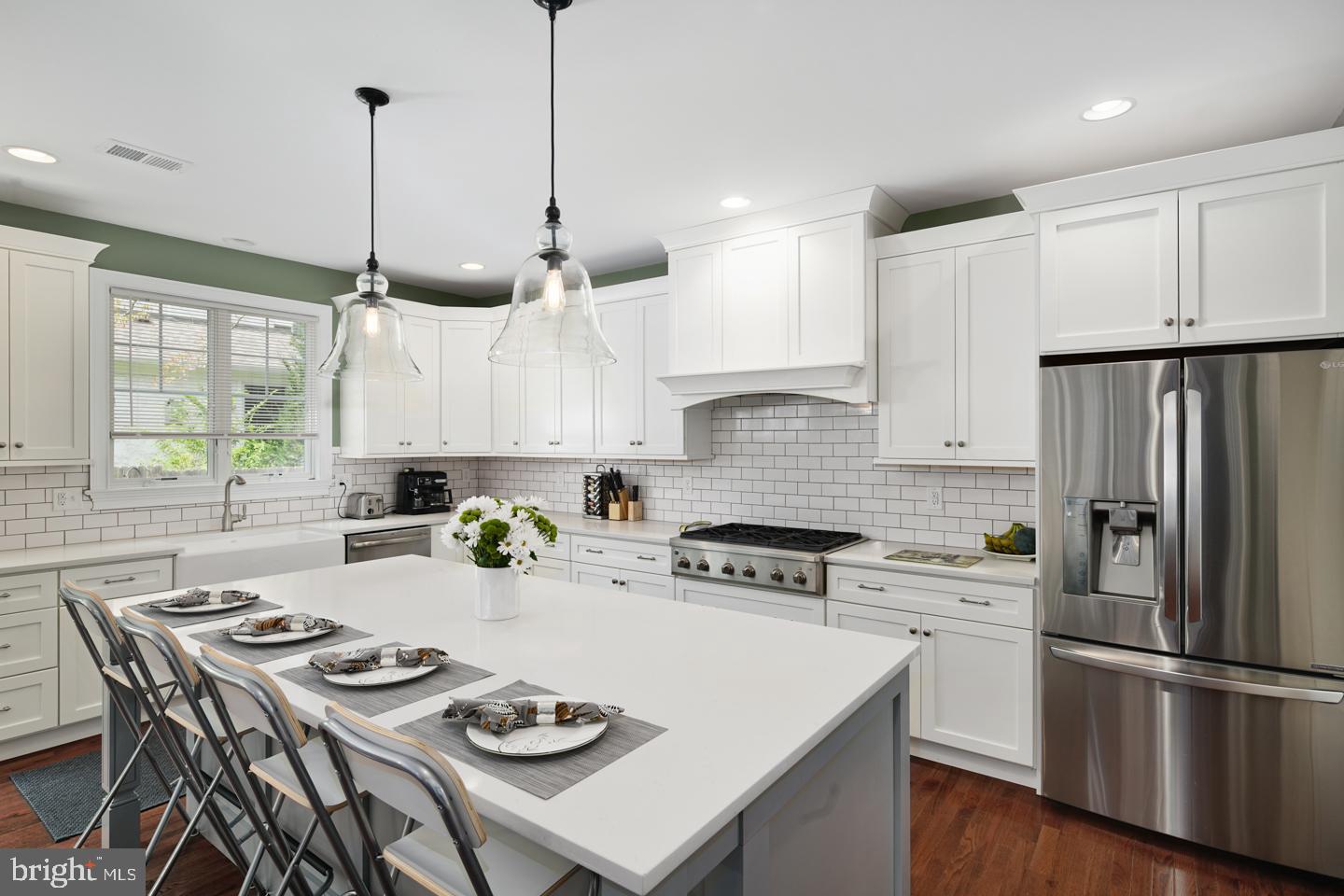 500 West Beechtree Lane Wayne, PA 19087 - Photo 7 of 45 Stainless steel appliances