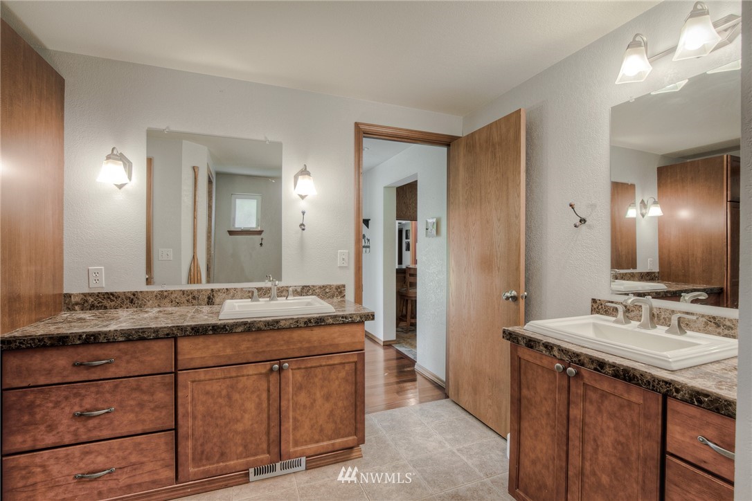 5324 133rd Avenue Southwest Rochester, WA 98579 - Photo 12 of 35