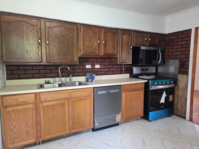 $135,900 | 120 Mcvay Street, Crane, IN 47522