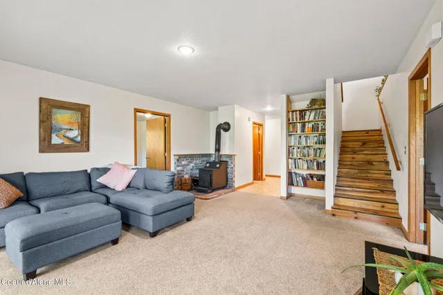 $899,999 | 723 Trout Creek Road, Hope, ID 83836