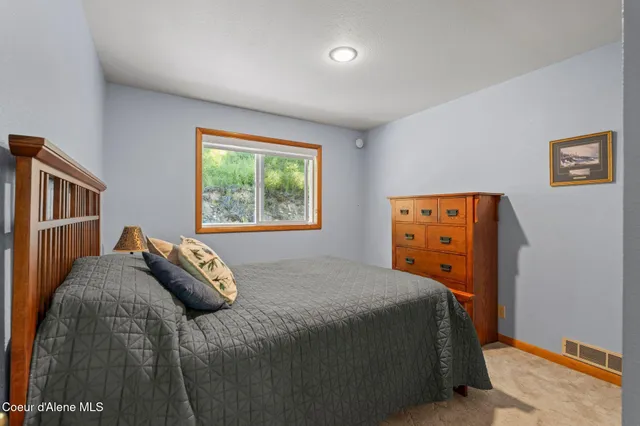 $899,999 | 723 Trout Creek Road, Hope, ID 83836