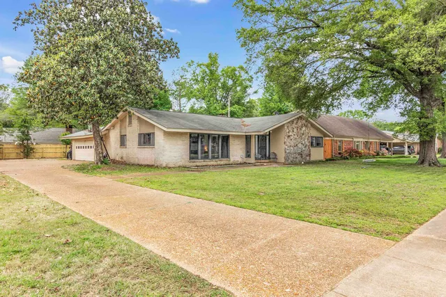 $359,000 | 5737 Buxbriar Avenue, Memphis, TN 38120
