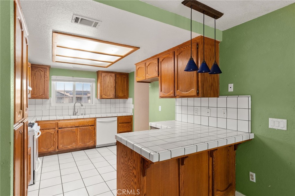 11835 Old Ranch Road Victorville, CA 92392 - Photo 4 of 17