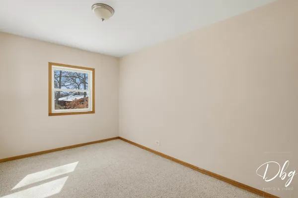$375,000 | 21870 Lake Avenue, Round Lake, IL 60073