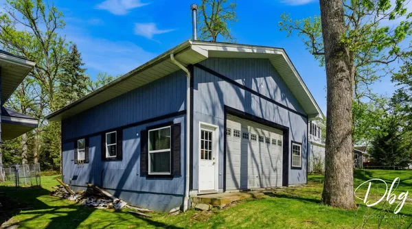 $375,000 | 21870 Lake Avenue, Round Lake, IL 60073